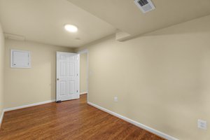  Photo 32