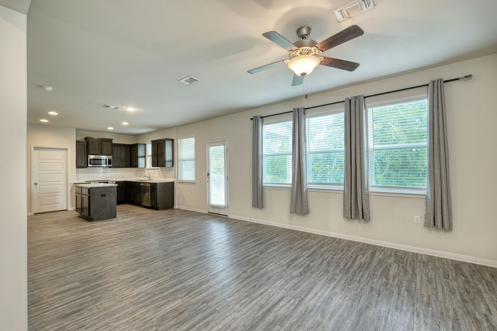 Living Room/Kitchen