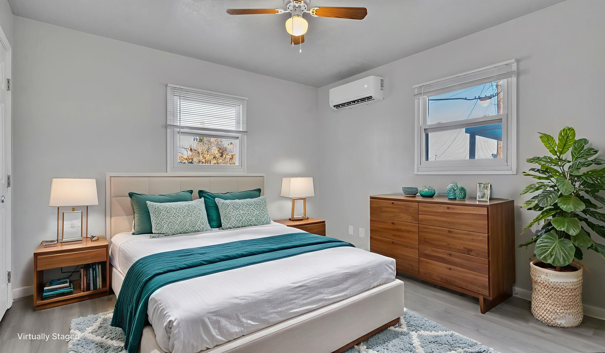 DSC03910 virtually staged.jpeg