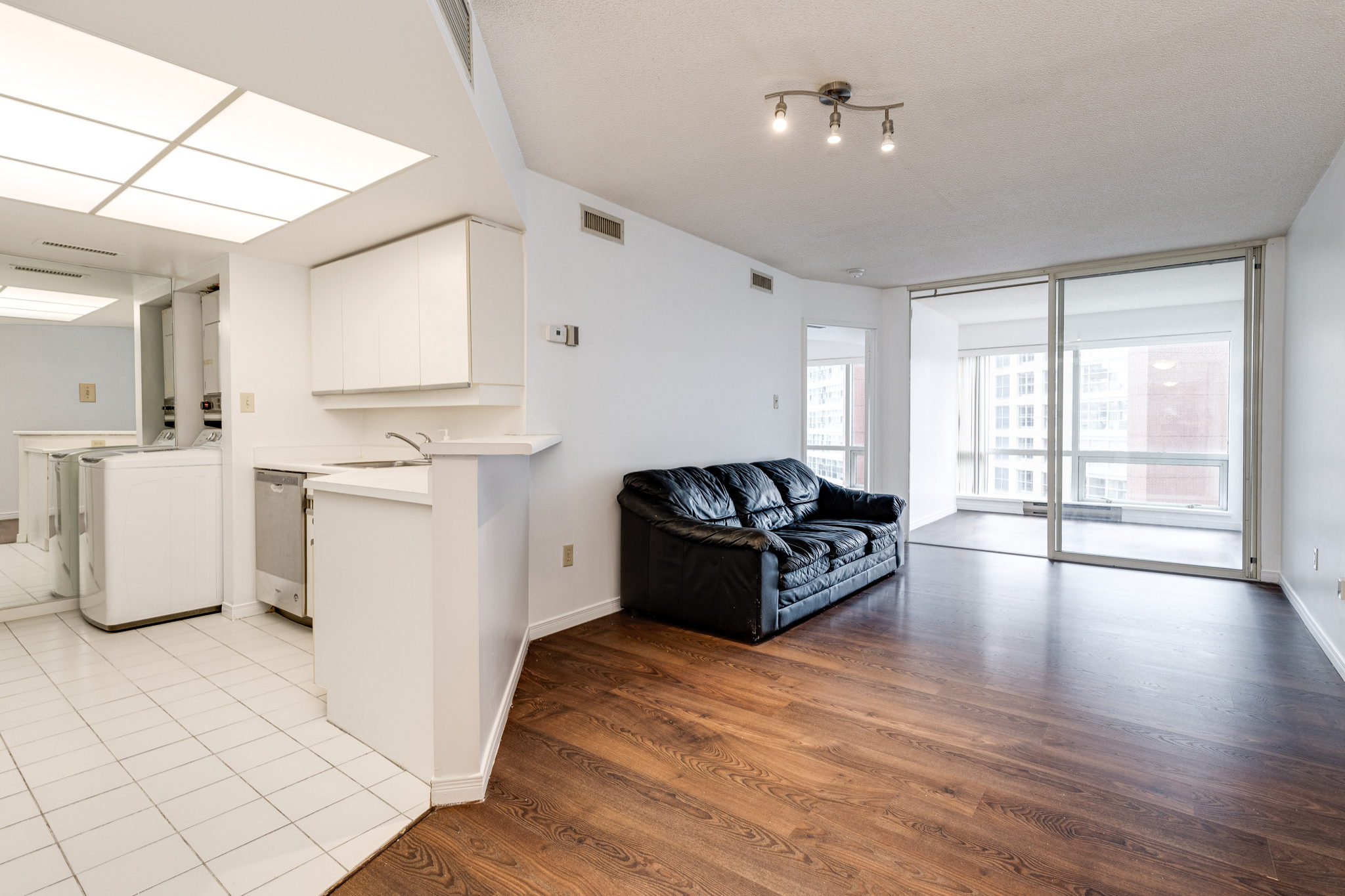Toronto property showcase — delivered property photograph 6