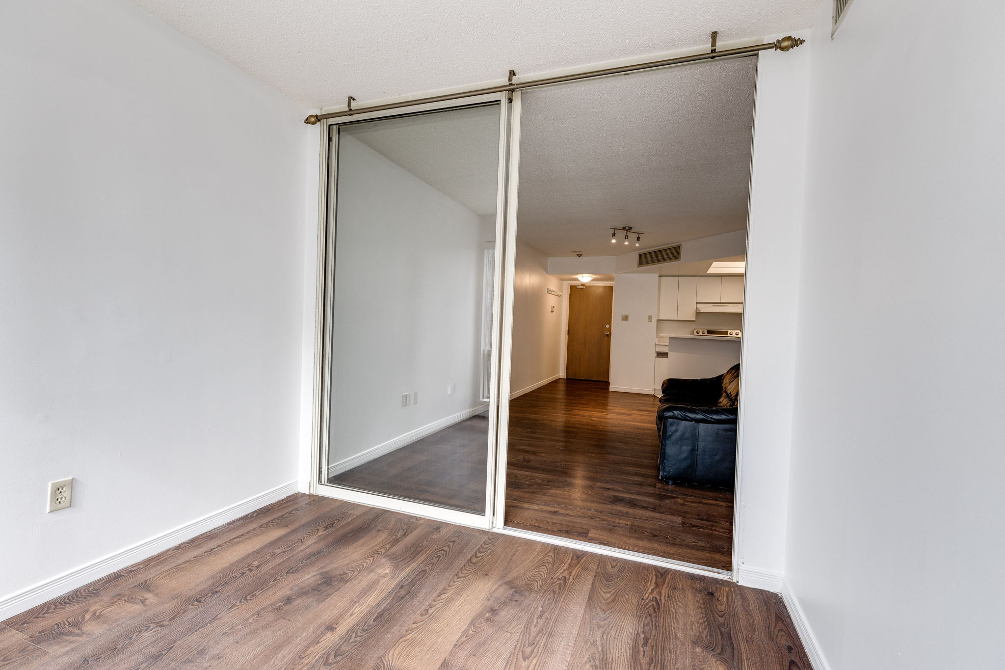 Toronto property showcase — delivered property photograph 14