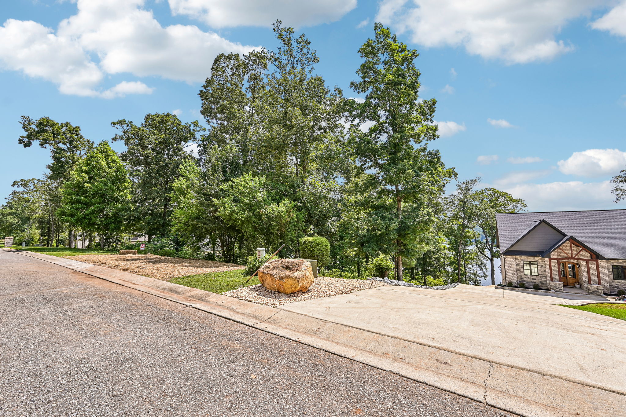8-Lakeview Crest Dr-S1107-008