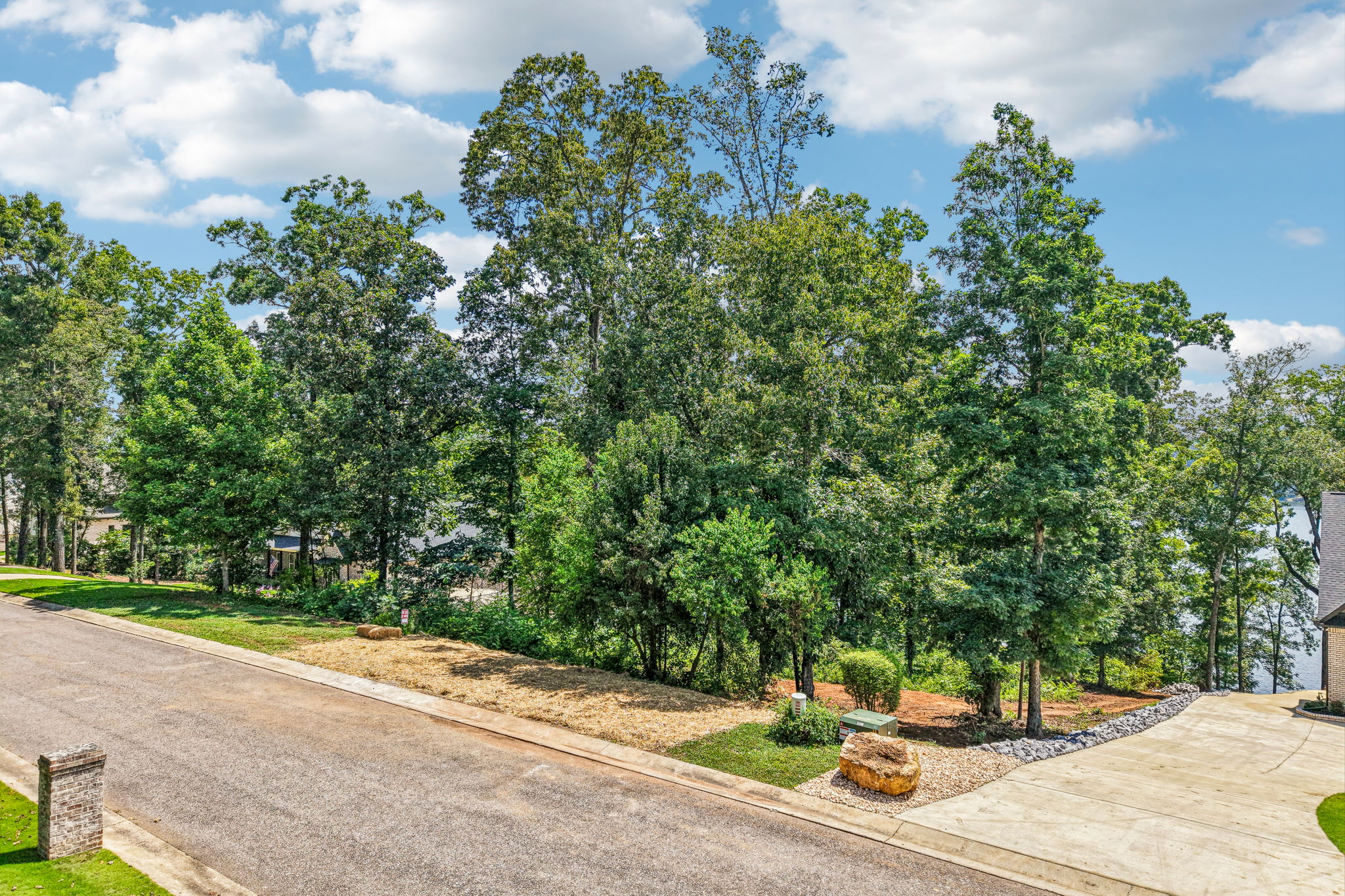 25-Lakeview Crest Dr-S1107-025