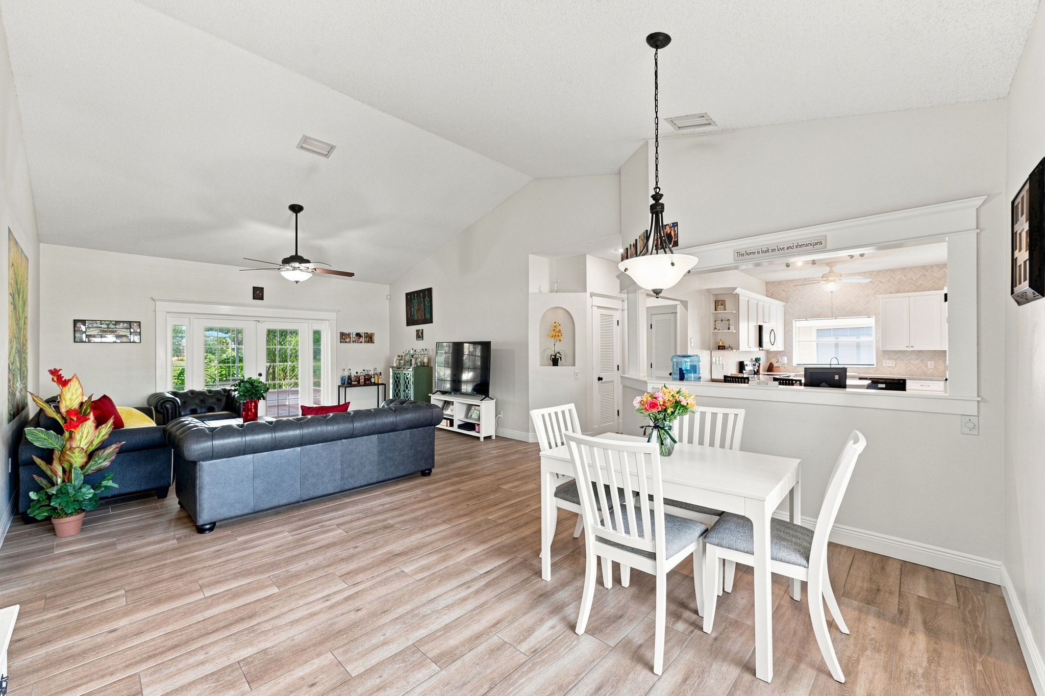 Dining Room3