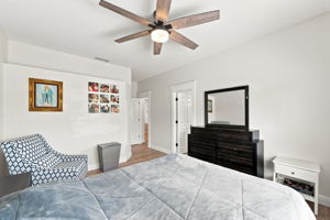 Primary Bedroom1c