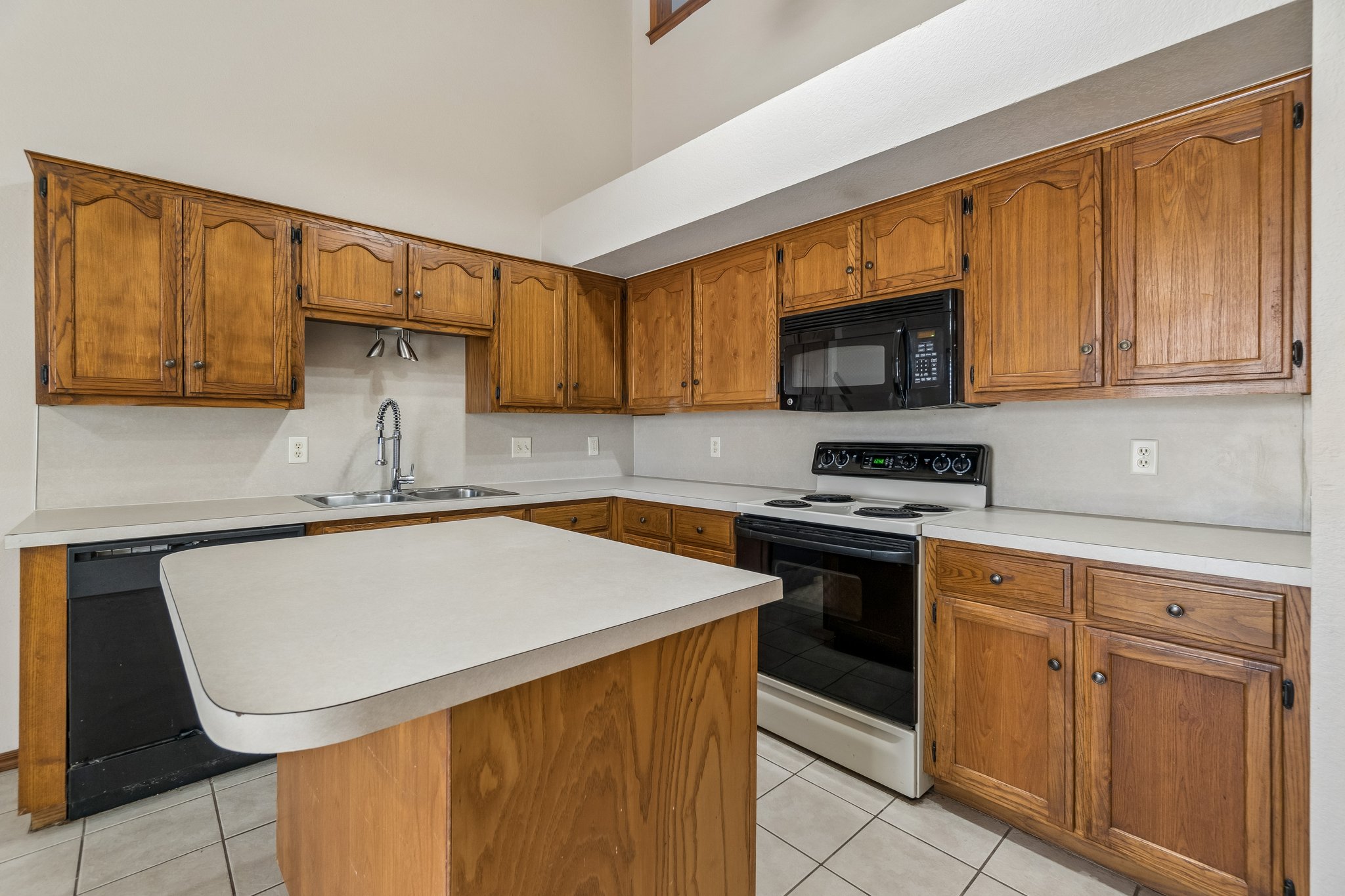 1001 SW 24th St_016.jpg