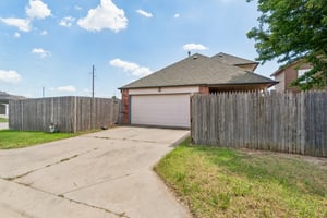 1001 SW 24th St_051.jpg