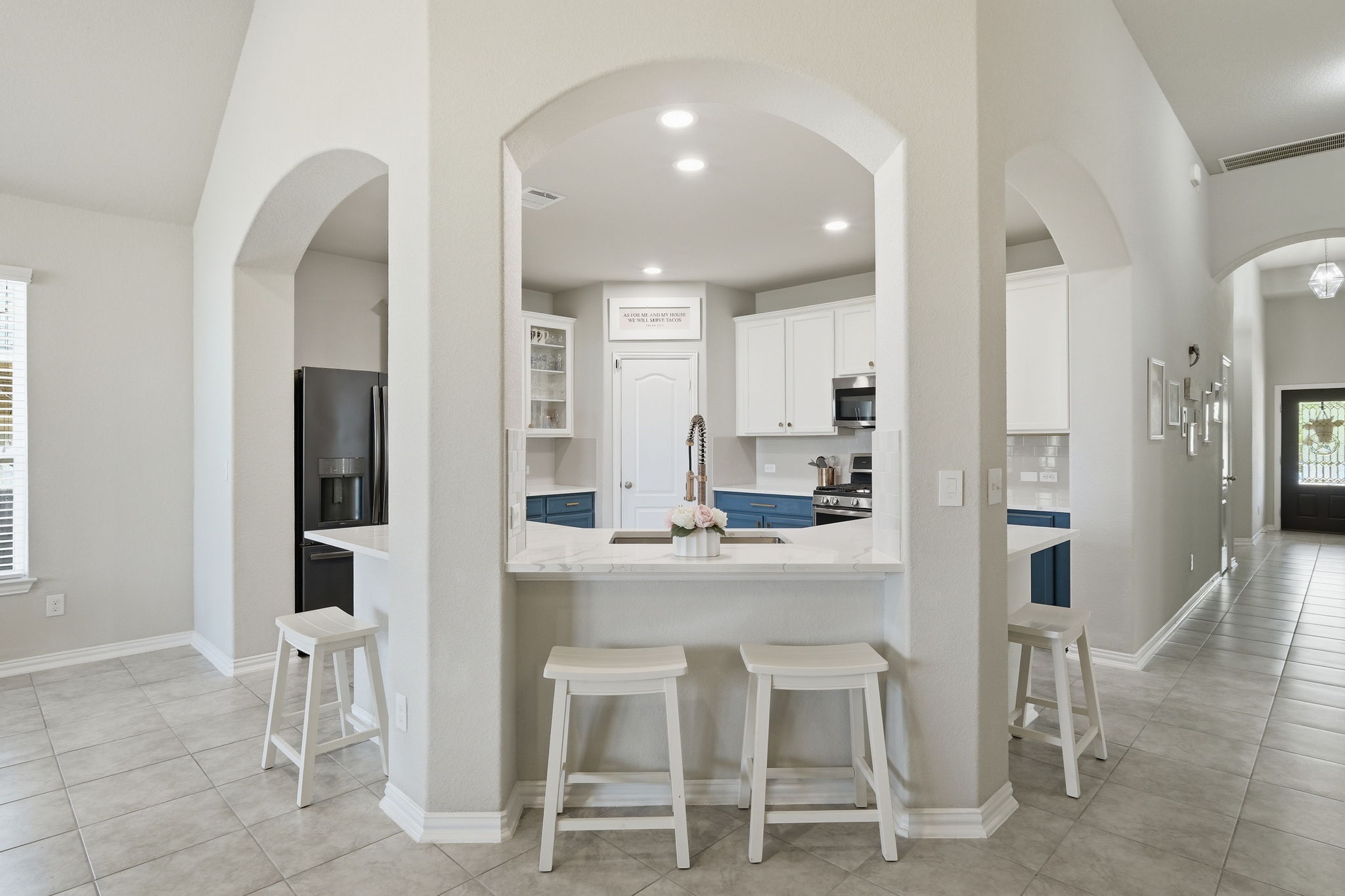 Kitchen/Breakfast Bar