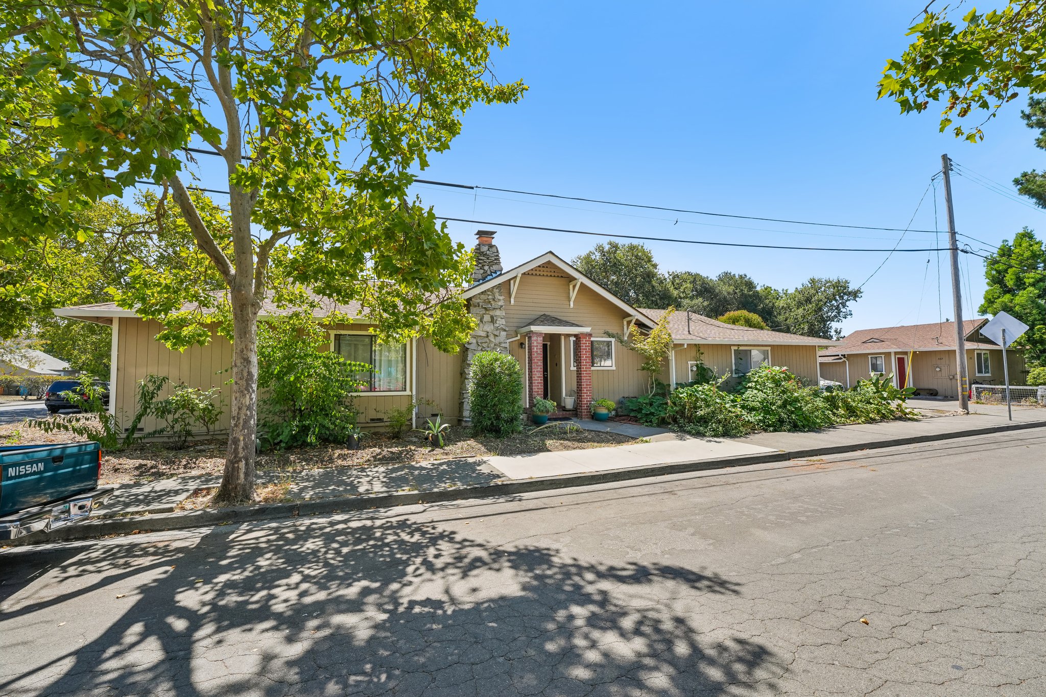 1001 Temple Ave-S2808-005.jpg