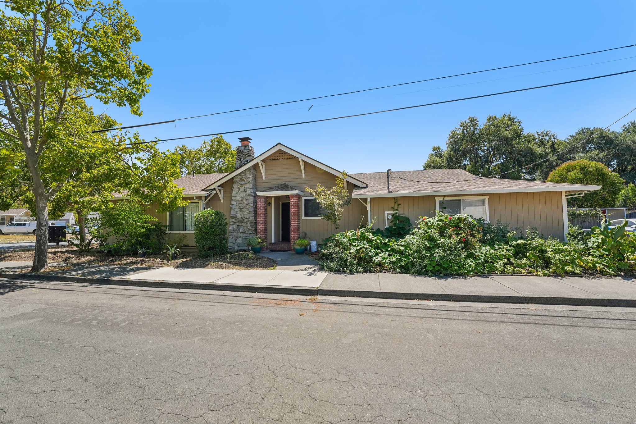 1001 Temple Ave-S2808-006.jpg