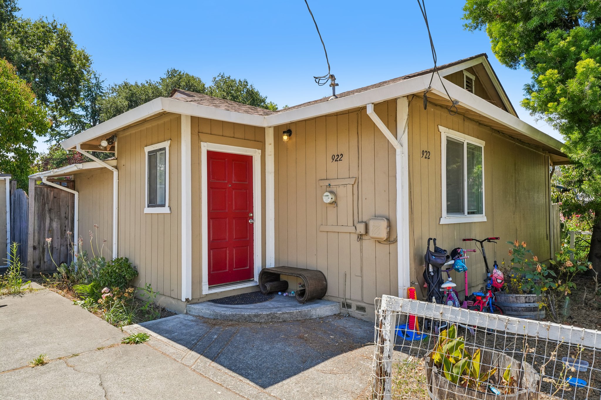 1001 Temple Ave-S2808-010.jpg