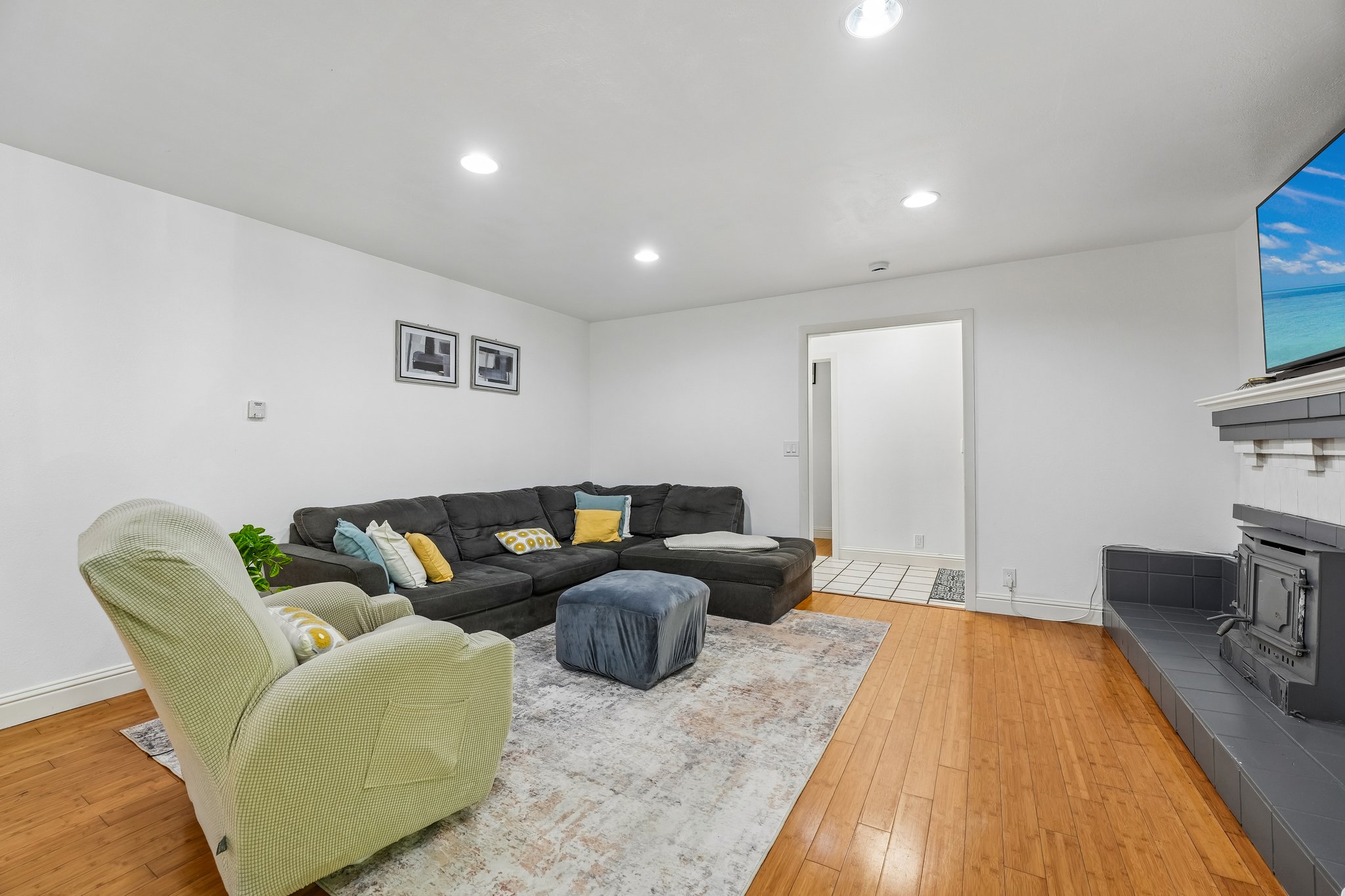 1001 Temple Ave-S2808-014.jpg