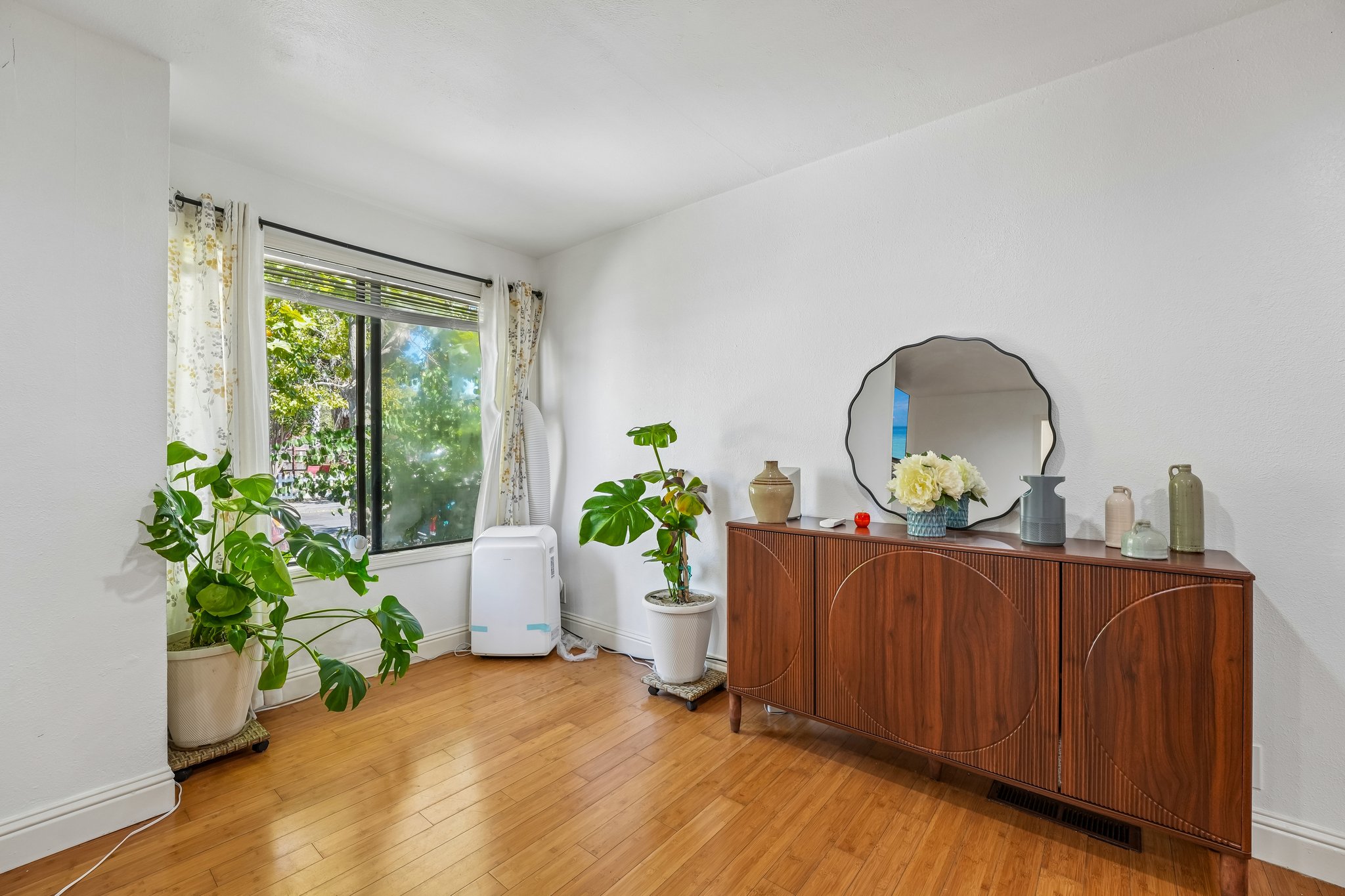 1001 Temple Ave-S2808-018.jpg