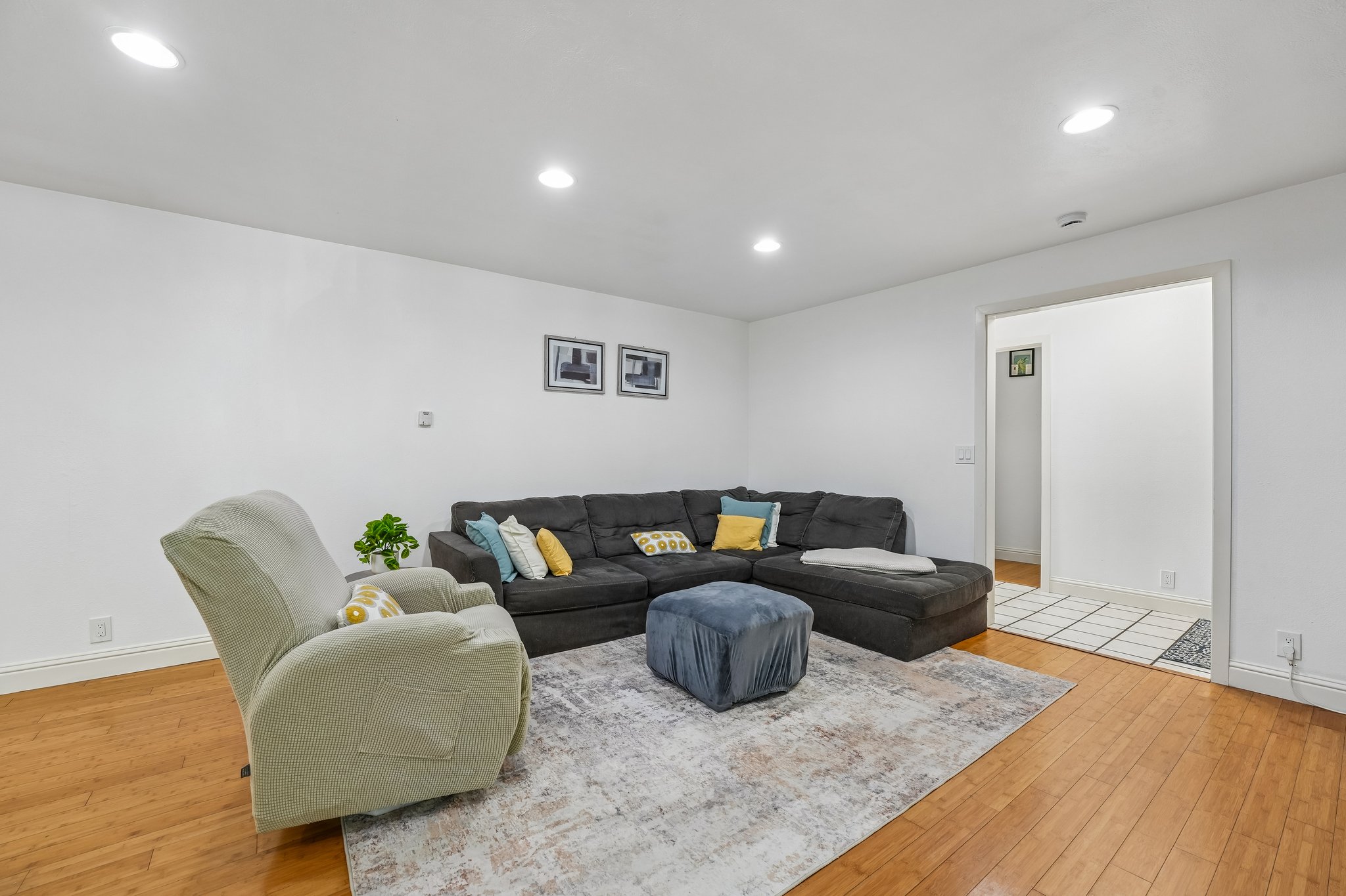 1001 Temple Ave-S2808-019.jpg