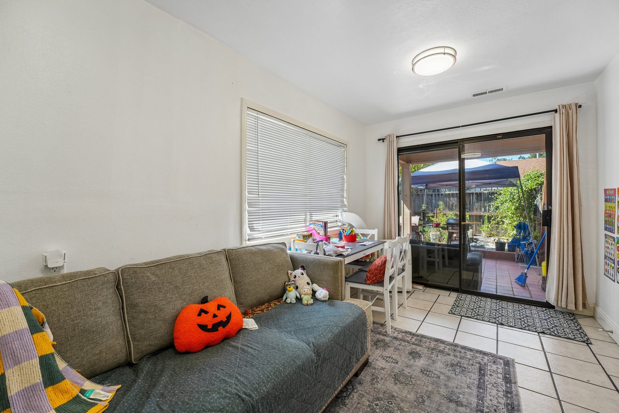 1001 Temple Ave-S2808-059.jpg