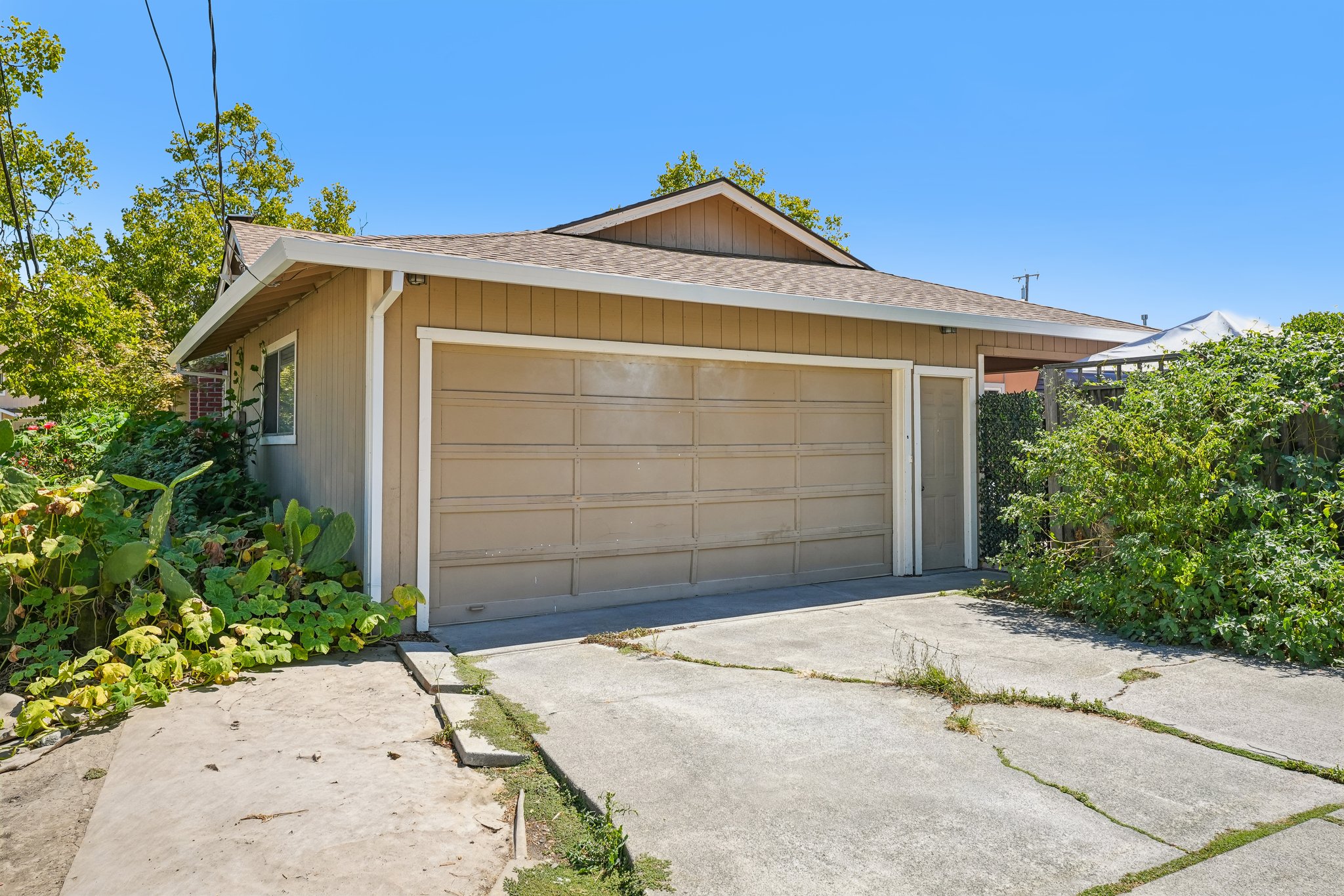 1001 Temple Ave-S2808-068.jpg