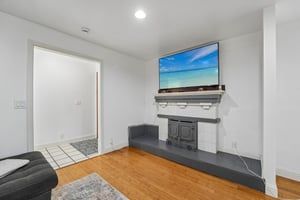1001 Temple Ave-S2808-017.jpg