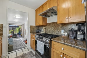 1001 Temple Ave-S2808-032.jpg
