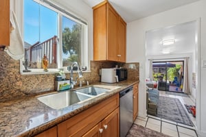 1001 Temple Ave-S2808-033.jpg