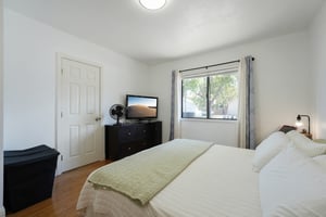 1001 Temple Ave-S2808-050.jpg