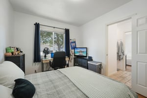 1001 Temple Ave-S2808-056.jpg