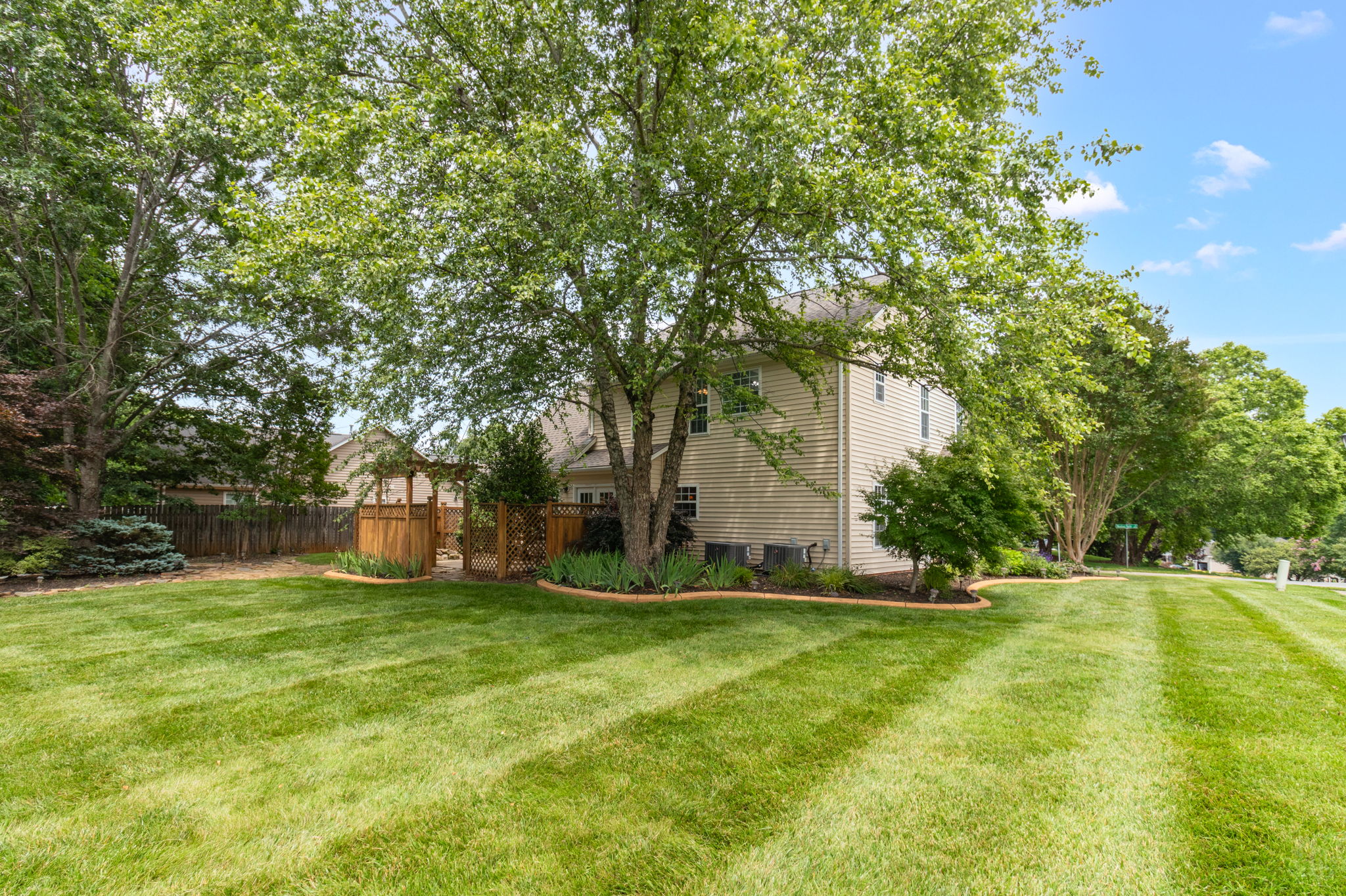 1001 Woodland Pointe Dr-30
