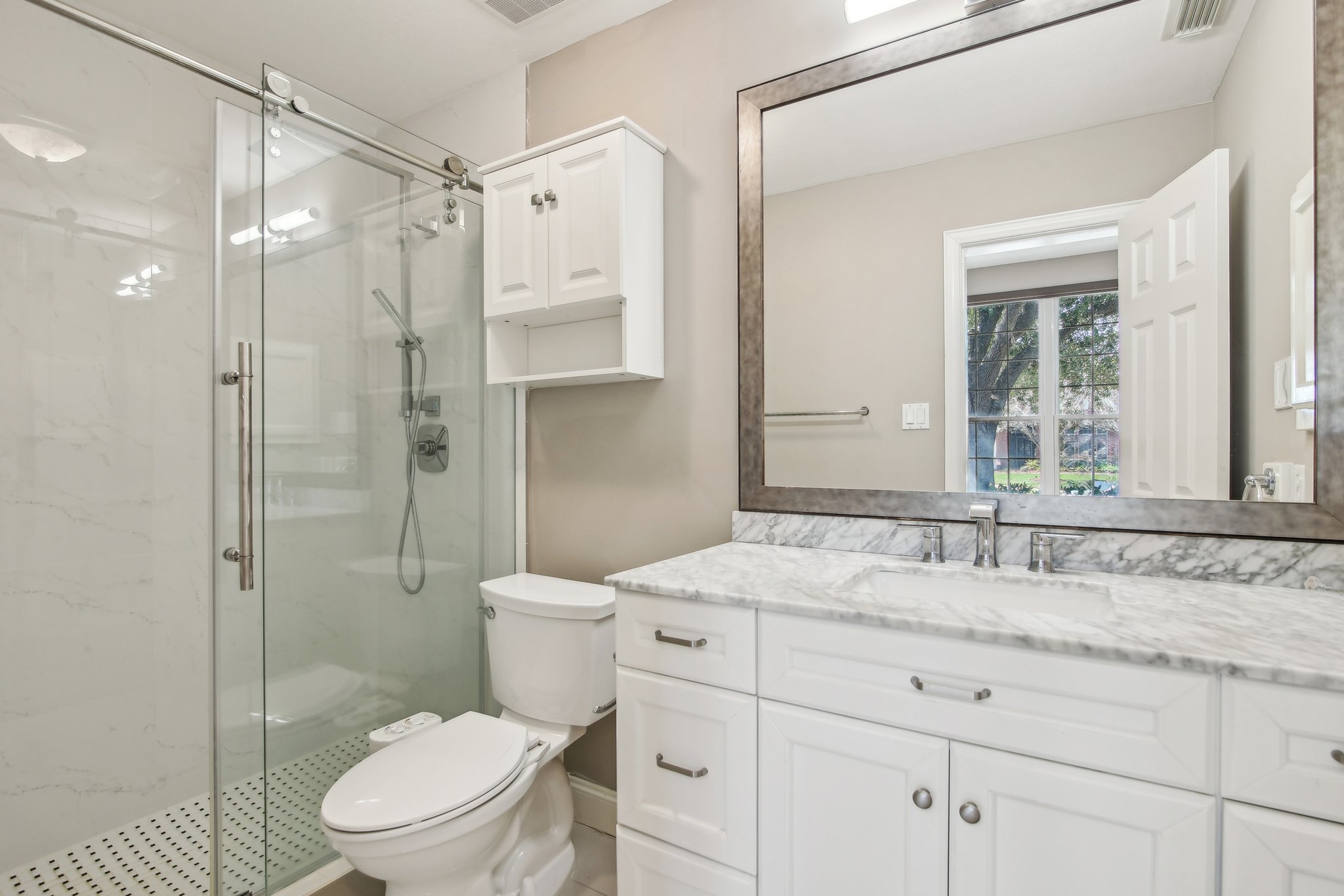 Lakeside Gables Dr-029.jpg