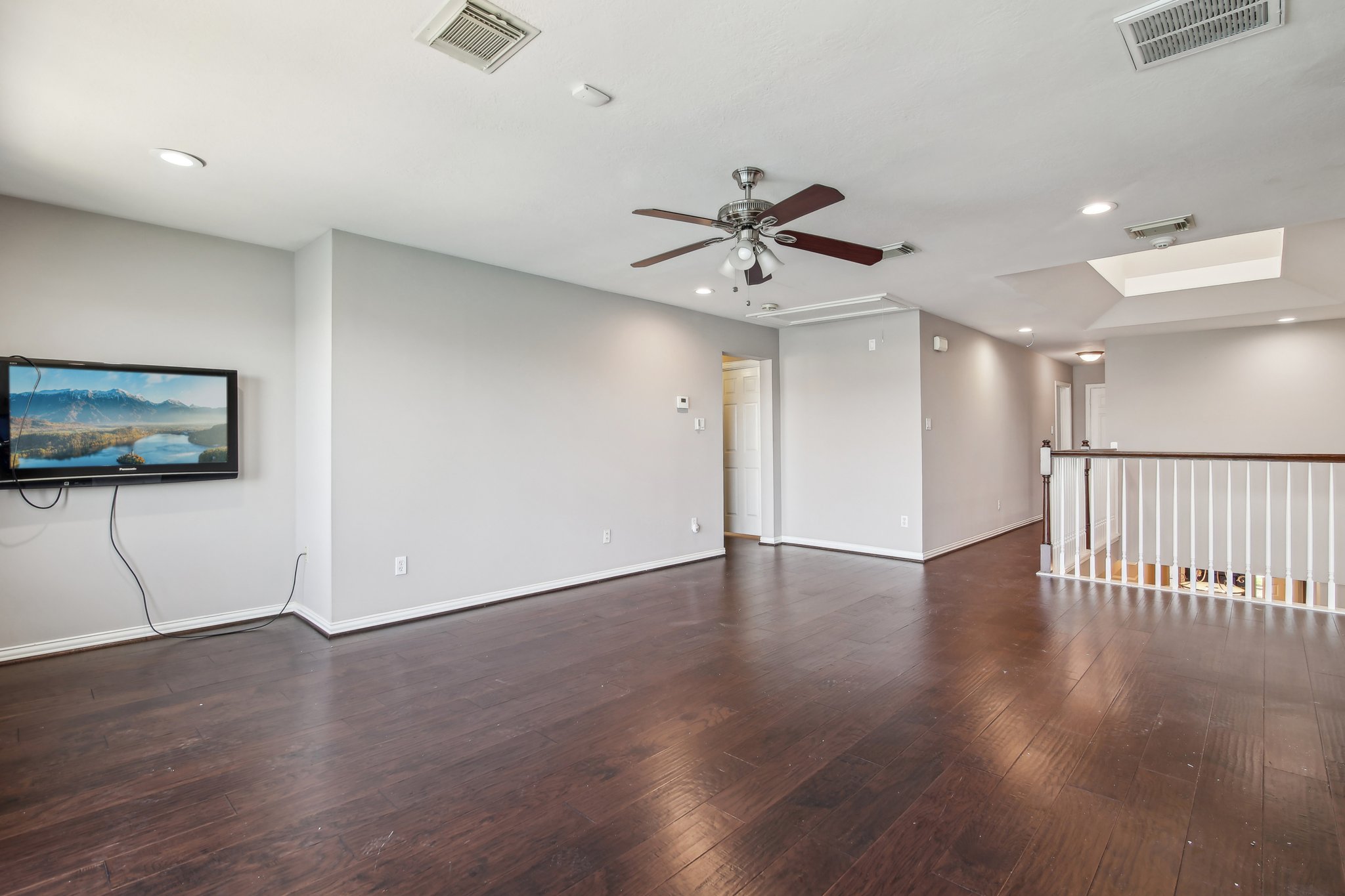 Lakeside Gables Dr-043.jpg