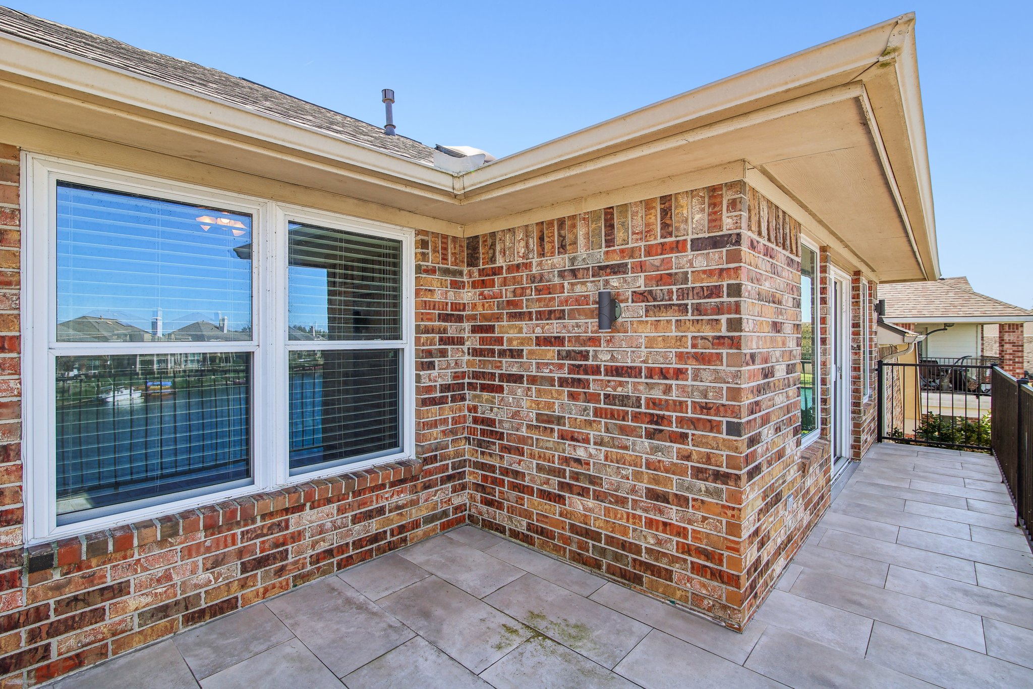 Lakeside Gables Dr-057.jpg