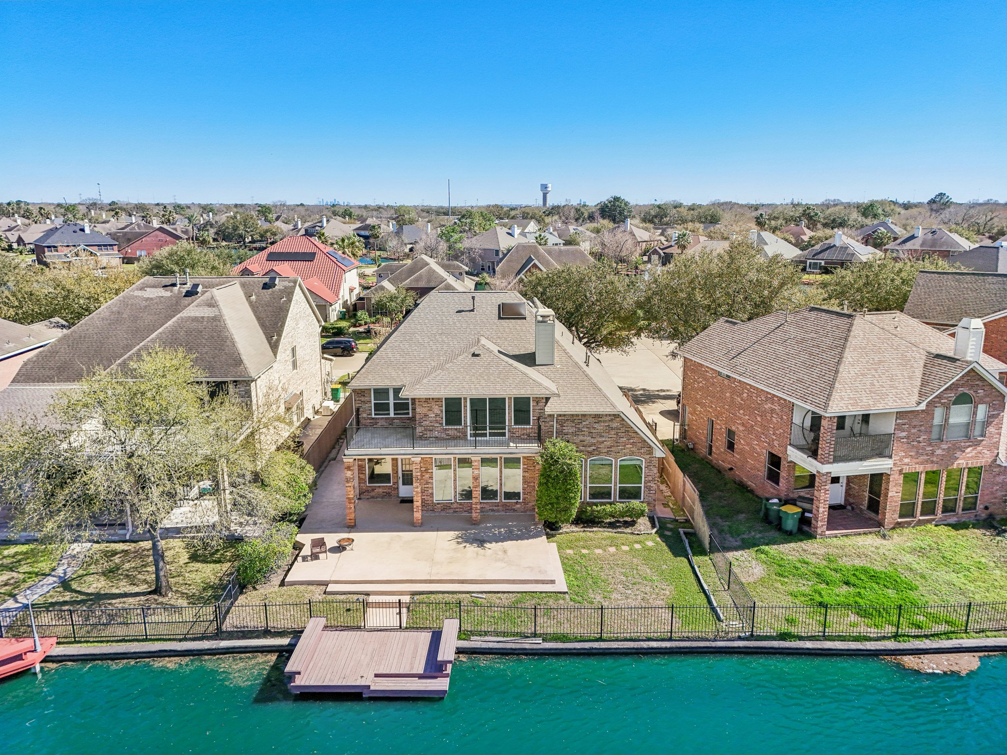 Lakeside Gables Dr-067.jpg
