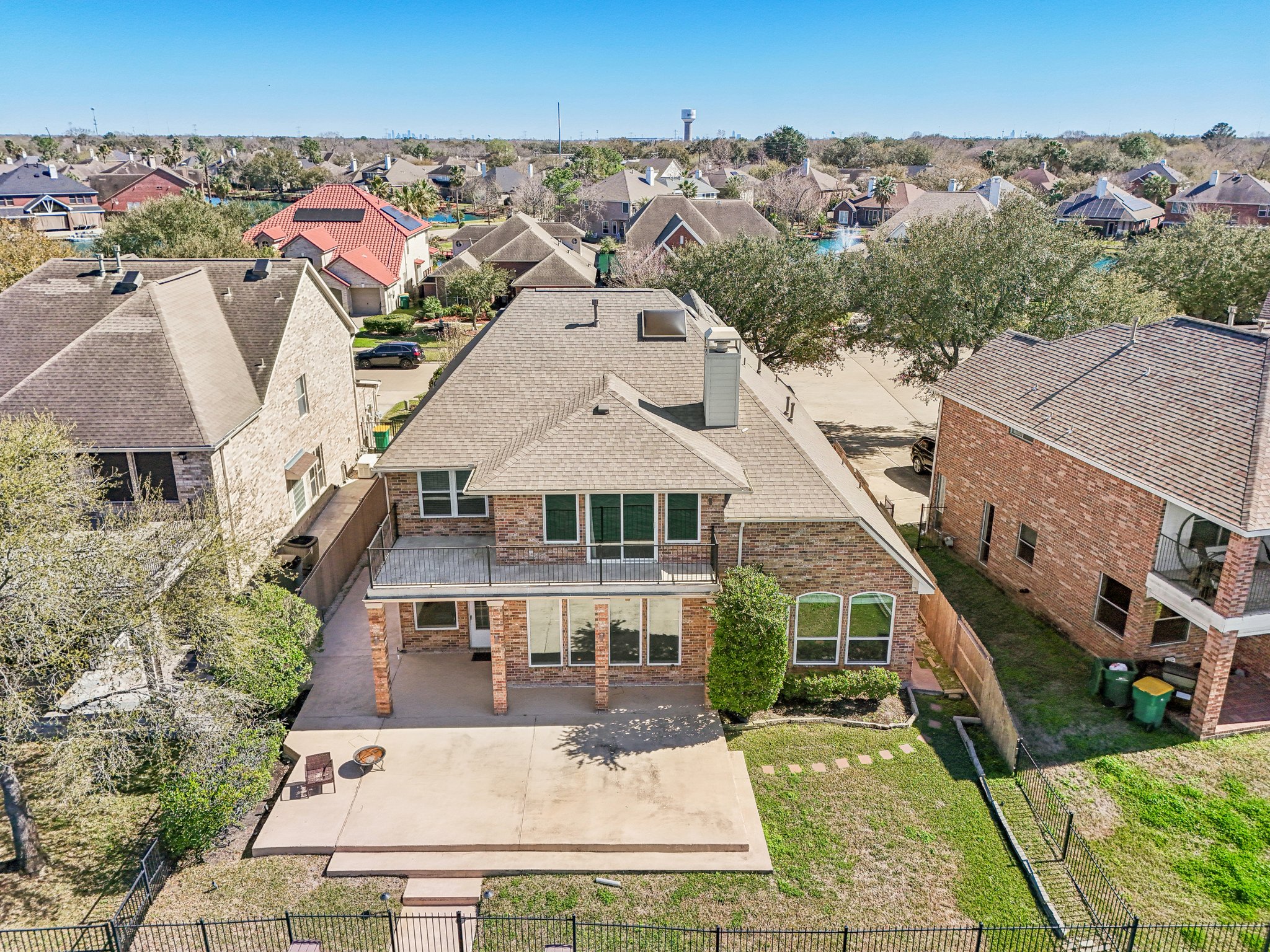 Lakeside Gables Dr-068.jpg