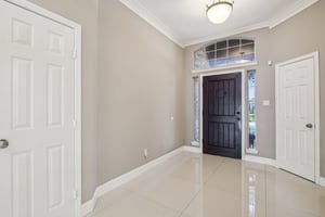 Lakeside Gables Dr-005.jpg