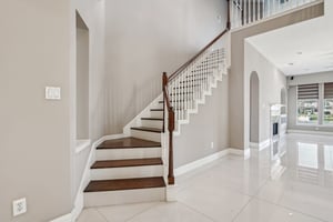Lakeside Gables Dr-007.jpg