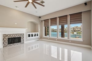 Lakeside Gables Dr-009.jpg