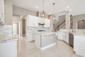 Lakeside Gables Dr-018.jpg