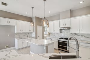 Lakeside Gables Dr-019.jpg