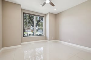 Lakeside Gables Dr-026.jpg