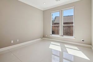 Lakeside Gables Dr-028.jpg