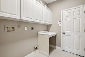 Lakeside Gables Dr-030.jpg