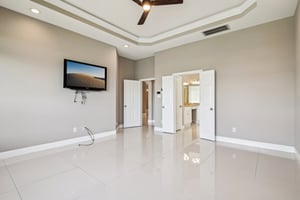 Lakeside Gables Dr-032.jpg