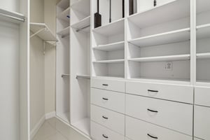 Lakeside Gables Dr-036.jpg