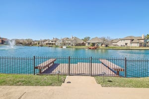 Lakeside Gables Dr-064.jpg