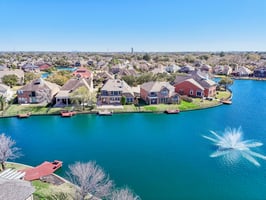 Lakeside Gables Dr-069.jpg
