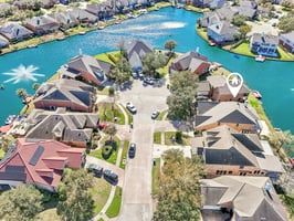 Lakeside Gables Dr-071.jpg