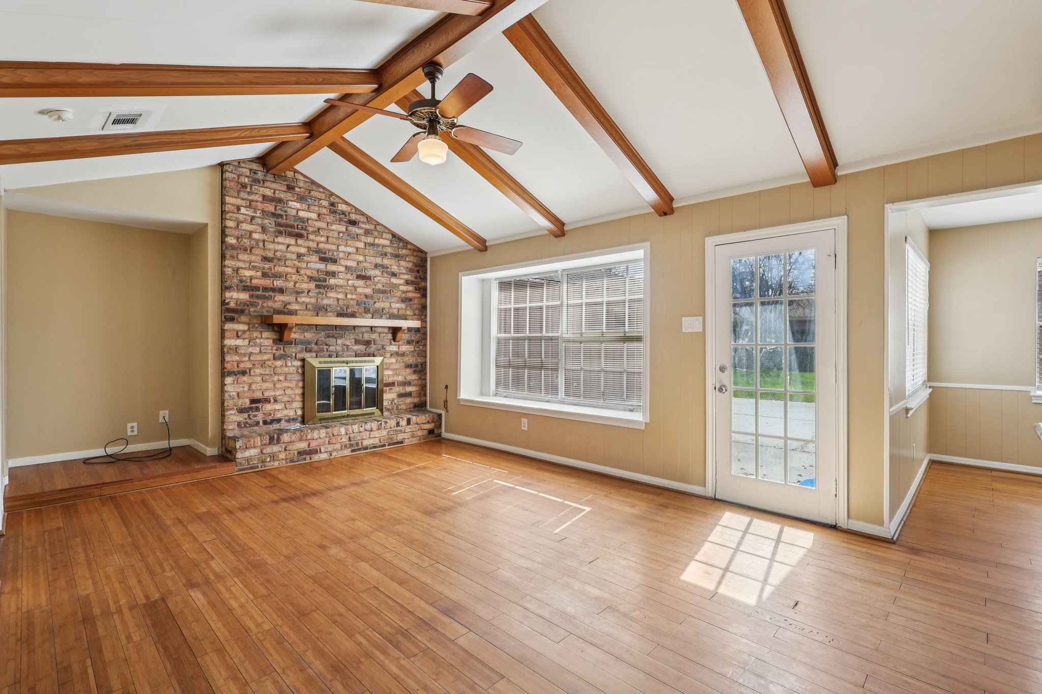 Warwana Rd-S1302-005.jpg