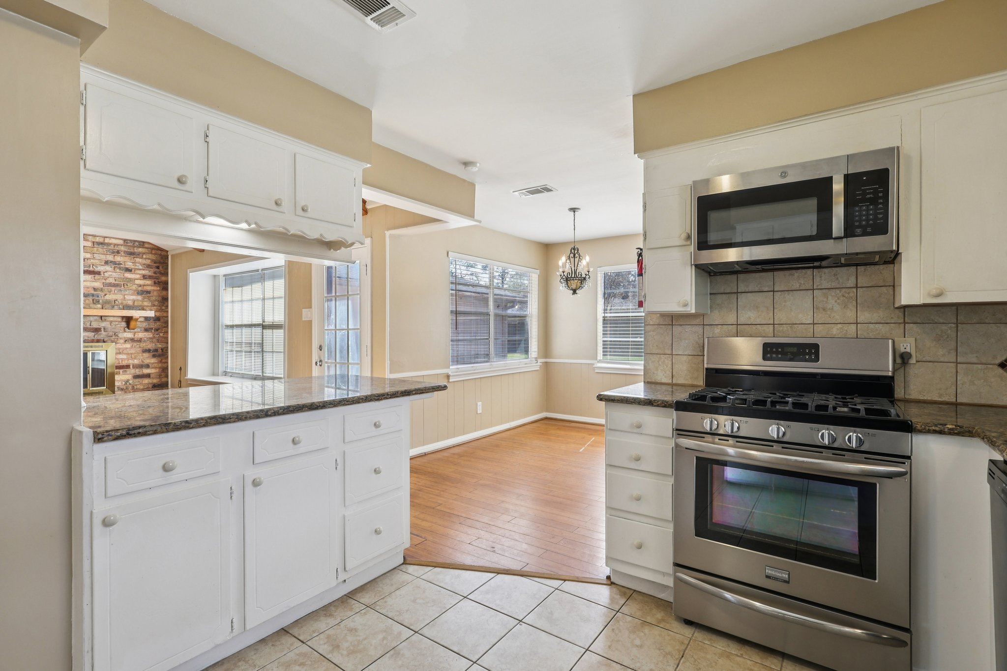 Warwana Rd-S1302-011.jpg