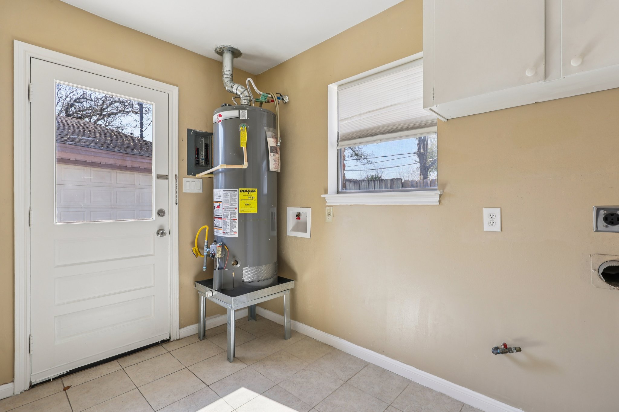 Warwana Rd-S1302-013.jpg