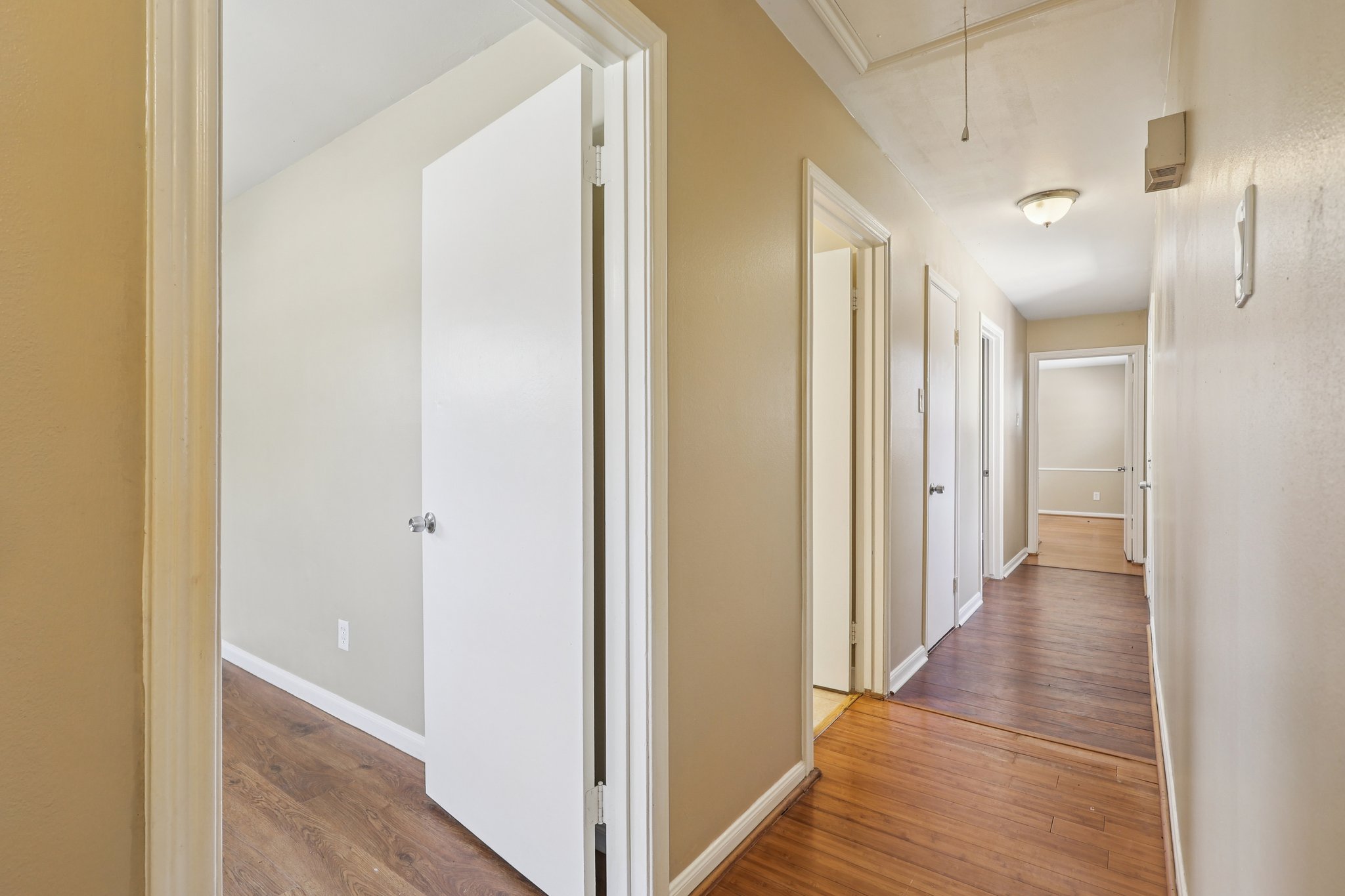 Warwana Rd-S1302-017.jpg