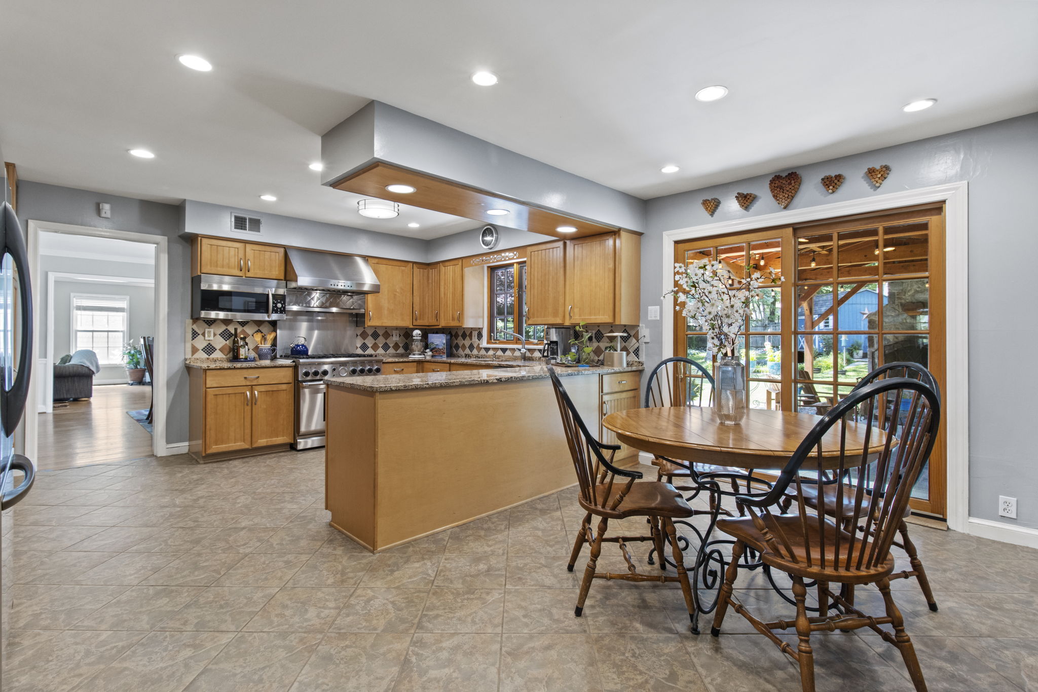 Breakfast Area with Outdoor access