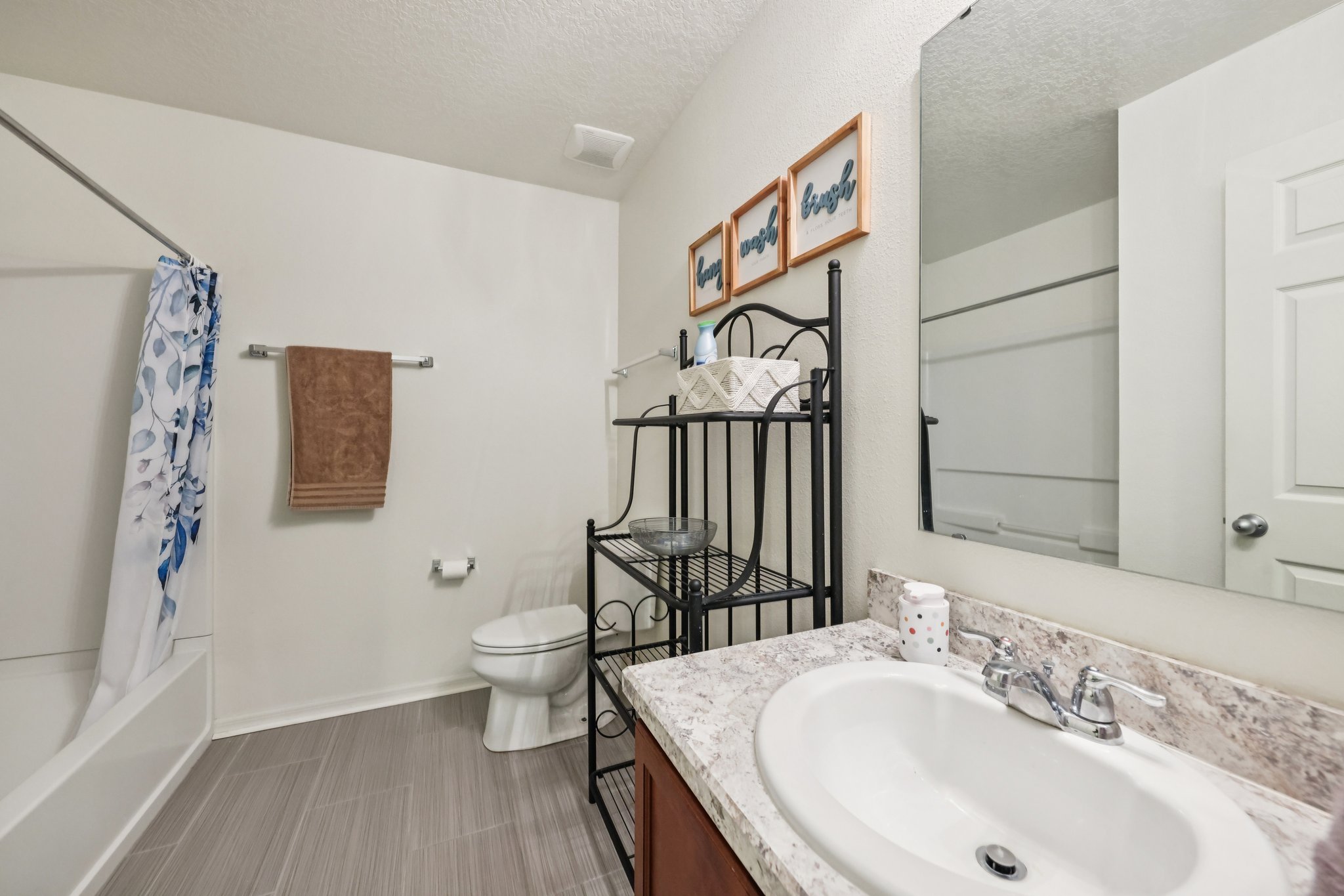 Weathers Loop-S0602-031.jpg